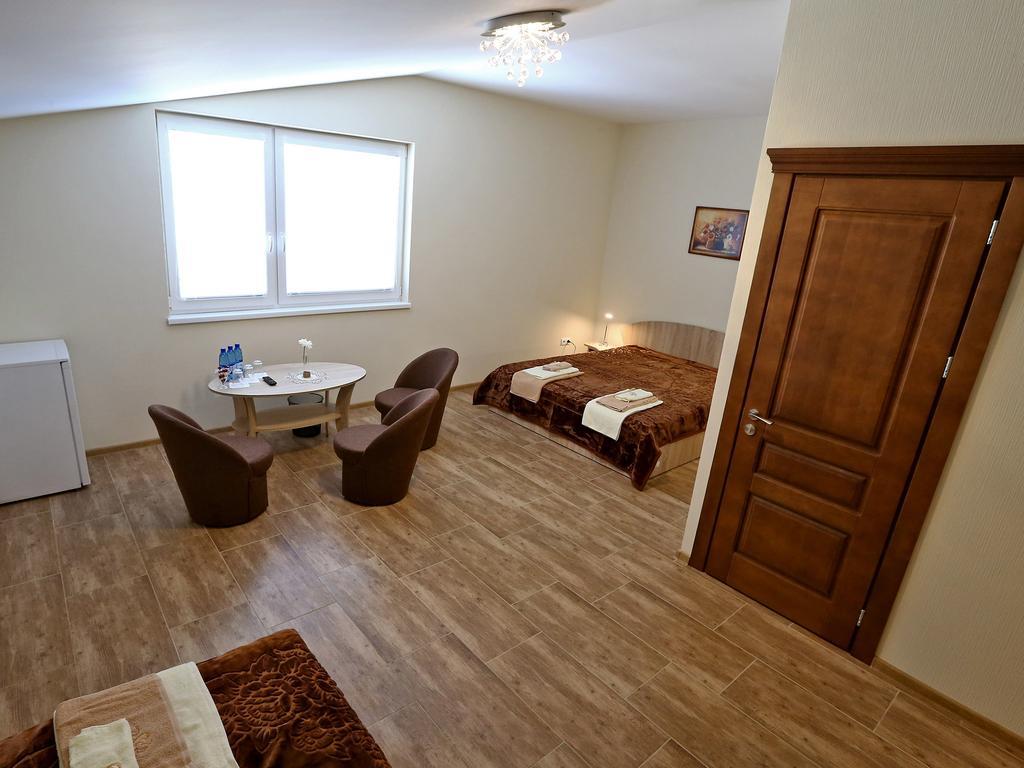 Juro Guest House Šiauliai Екстериор снимка